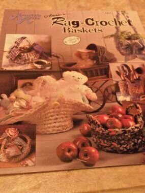 ANNIE'S ATTIC Rag Crochet Baskets 1992 Pattern Booklet With 6 Basket Patterns